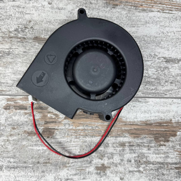 Центробіжний вентилятор Delta Electronics BFB1012VH 12В 5300 об/хв 2.7А для серверів, ЧПУ та електроніки
