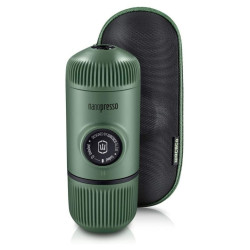 Портативна еспресо-кавоварка Wacaco Nanopresso зелена з чохлом, механічна, для меленої кави